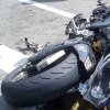 Impact violent pe un bulevard din Târgoviște! Un motociclist a fost transportat de urgență la spital. În accident au fost implicate două mașini și o motocicletă