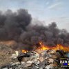 Incendiu de gunoi menajer într-un sat din Dâmbovița! Flăcările s-au extins pe o suprafață de 200 de metri pătrați
