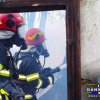 Necaz mare într-o familie din Dâmbovița! O femeie a suferit un atac de panică după ce casa i-a luat foc