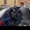 Tânăr căutat pentru tentativă de omor, după ce a înjunghiat doi bărbați pe stradă, la Timișoara, prins de polițiști