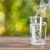 CÂND SE CONSUMĂ APĂ? Consumul de lichide în timpul mesei provoacă retenție de apă în organism