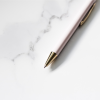 Pixuri și stilouri personalizate cu brandul firmei: instrumente care scriu povestea brandului tău!