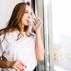 Cum poți bea mai multă apă în fiecare zi pentru a evita deshidratarea