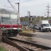 Șofer din Mureș prins sub bariera de la calea ferată. „Lăsați că trece trenul, se ridică și plec”