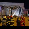 Explozie neurmată de incendiu la un bloc din Craiova: O persoană a MURIT! S-a prăbușit o parte a etajului 1