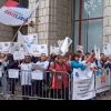 PROTEST în fața Ministerului Justiției: Angajații Registrului Comerțului vor bani mai mulți