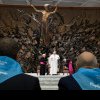 Șarpele de la Vatican. Iluzia optică înspăimântătoare pe care unii o văd în spatele Papei- FOTO