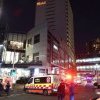„A fost un adevărat masacru”, spun martorii atacului comis în mall-ul din Sydney. Polițista care l-a înpușcat pe atacator, considerată o eroină