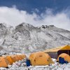 China redeschide accesul străinilor pe muntele Everest, pentru prima dată de la pandemie