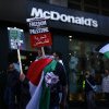McDonald’s răscumpără restaurantele din Israel, după ce au fost boicotate pentru că ofereau mese gratuite soldaților israelieni