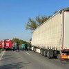 Dezastru pe șosea lângă Timișoara – patru mașini distruse și trei oameni răniți