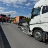 FOTO Doi angajaţi ai DRDP Craiova, accidentați de un șofer de TIR. O femeie a murit, iar un bărbat a ajuns la spital