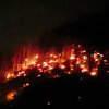 FOTO&VIDEO Pompierii au reluat actiunea pentru stingerea incendiului izbucnit în Munţii Făgăraş