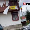 Tensiuni crescute în cadrul AUR: Însemne și bannere îndepărtate de pe un sediu din Buzău, în urma unor demisii semnificative