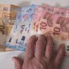 Economiştii bulgari: Niciun stat membru UE nu a intrat în zona euro cu un salariu minim mai mic de 500 euro