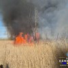 Incendiu de vegetație uscată, în localitatea Runcu