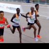 VIDEO Momente ciudate la semimaratornul de la Beijing: Trei alergători africani par să lase un chinez să câștige, apoi trec umăr la umăr linia de sosire pentru locul doi