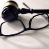 ÎCCJ: Magistrații își vor putea deconta ochelarii de vedere sau lentilele de contact