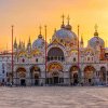 Italia vrea mai puțini turiști. Orașele celebre care au introdus taxe și restricții pentru vizitatori