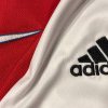 Adidas a dat în judecată Nike. Compania a adus un manechin și mai multe haine la tribunal: Motivul litigiului