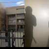 (video) Incendiu la un liceu din capitală: Cinci echipaje de pompieri luptă cu flăcările, iar elevii și profesorii au fost evacuați