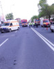 Un mort și trei răniți după ce trei autoturisme s-au ciocnit în Râmnicu Vâlcea