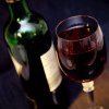 Un restaurant italian le oferă o sticlă de vin gratis clienţilor care renunţă la telefoane în timpul mesei