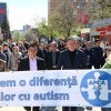 Primarul Piteștiului, Cristian Gentea, și vicepreședintele CJ Argeș, Adrian Bughiu, la Marșul autismului