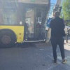 (FOTO) Accident rutier pe strada Palat din Iași. Impact între un autobuz și un autoturism