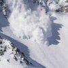 Femeie surprinsă de avalanșă în timp ce schia în munții Rodnei