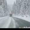 Ninge abundent în mai multe zone din ţară. Drumarii intervin cu utilajele de deszăpezire