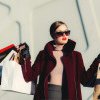 Fenomenul ”blackout shopping” și cum explică o YouTuberiță din SUA că ai putea să scapi de viciul cumpărăturilor impulsive