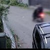 A furat un moped parcat pe stradă, dar a fost prins – VIDEO