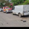 Tânăr din Cășeiu în stare critică după ce s-a izbit cu motocicleta de o autoutilitară parcată