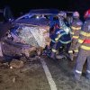 Trei bărbaţi, răniţi într-un accident în care au fost implicate un autoturism şi două autoutilitare