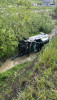 DUMITRA: O mașină s-a răsturnat într-un pârâu