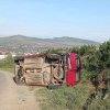 FOTO: A urcat băut la volan, provocând un accident în Lechința: O mașină cu numere de Harghita s-a răsturnat