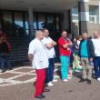 Protestul medicilor din Spitalul Clinic din Suceava față de plata gărzilor, susținut și de ...