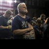 Campania lui Trump s-a transformat în cult: mulțimea adunată la mitingurile sale îl compară în mod explicit cu Iisus