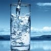 De astăzi românii pot cere apă gratis la restaurante sau cantine. Iohannis a promulgat legea