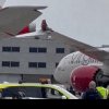 FOTO | Incident pe cel mai mare aeroport din Marea Britanie: Două avioane s-au ciocnit