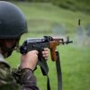 Motivul pentru care soldații ucraineni preferă să folosească puști din epoca sovietică în detrimentul celor moderne