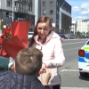 O tânără din Baia Mare a avut șocul vieții! Cerere în căsătorie în timpul unei razii a Poliţiei / Video
