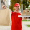 Poștașii vor aduce mâncare în loc de pensii și corespondență: Se pregătește o schimbare drastică într-o țară europeană