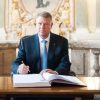 Preşedintele Iohannis a semnat decrete de decorare a Academiei de Studii Economice, Bursei de Valori Bucureşti, Asociaţiei Române a Băncilor