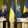 Stoltenberg l-a vizitat pe Zelenski la Kiev: 'Nu e prea târziu' pentru ca Ucraina să câştige războiul - Liderul ucrainean cere accelerarea livrărilor de arme