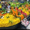 Strategia prin care te păcălesc marile supermarketuri: De ce sunt fructele la intrare. Mâncarea junk food este plasată strategic