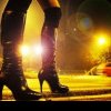 Un cuplu de proxeneți a huzurit-o, timp de șase ani, obligând două femei să se prostitueze