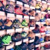 Un producător de încălțăminte retrage mai mulți pantofi care i-au ofensat pe credincioși în Malaezia