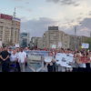VIDEO - Oamenii se revoltă! Protest în Piața Victoriei faţă de modul în care se judecă dosarul accidentului de la 2 Mai